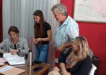 Una alumna de la Escuela 501 realiza prácticas profesionalizantes en la Delegación fernandense