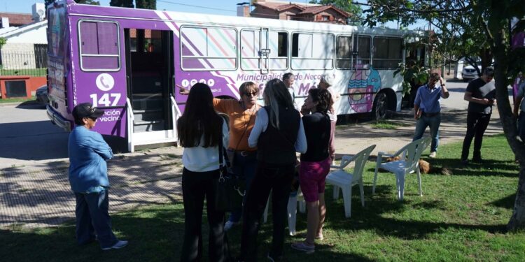 Con una importante concurrencia vecinal se realizó otra jornada de Oficina Móvil