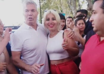 Virginia Luján Sosa, la marplatense que acompaña a Fernando Burlando de cara a las elecciones de 2025