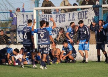 A rodar la pelota. Hay fútbol, dijo la Liga