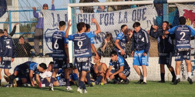 A rodar la pelota. Hay fútbol, dijo la Liga