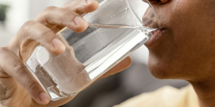 Gustavo Fhur: “El agua de Necochea es apta para el consumo humano y de buena calidad”