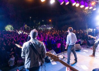 Rey Garufa dejó su marca en una inauguración de temporada que tuvo todos los condimentos