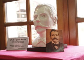 El busto de don Pedro José Iraola ya engalana los pasillos del Museo Histórico Regional