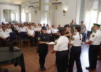 La Policía Bonaerense celebró su día en el Salón de Actos del municipio