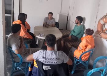 Capacitación en primeros auxilios y RCP para inspectores de playa