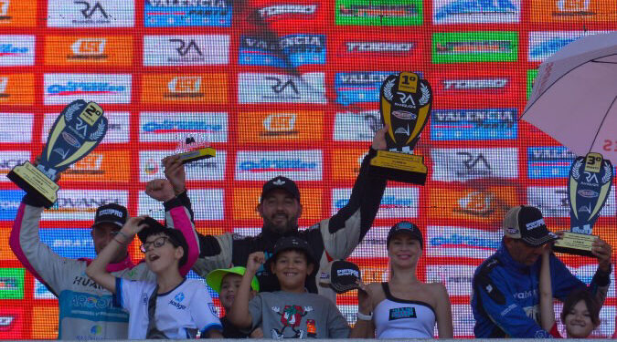 Primera victoria de Lucas González en el Pro Car 4000