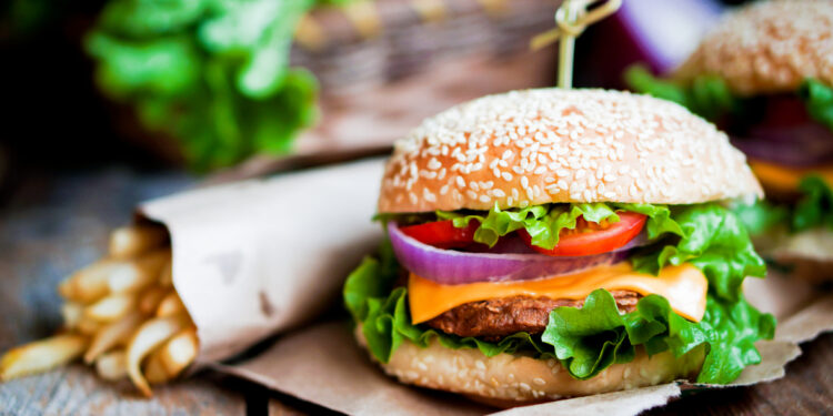 Se conformarán corredores gastronómicos para el recital de La Renga