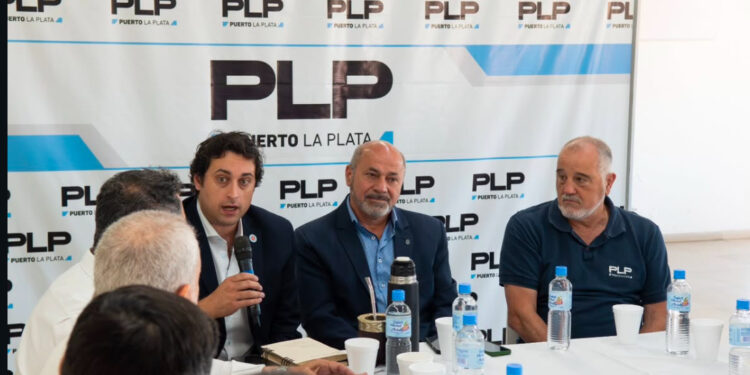 Reunión en el puerto de La Plata con sectores productivos