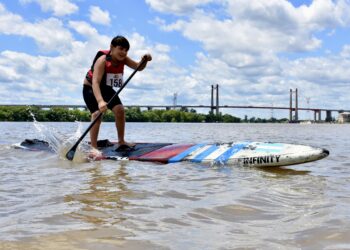 Salvador Labarthe, el pequeño necochense que se destaca en el sup race