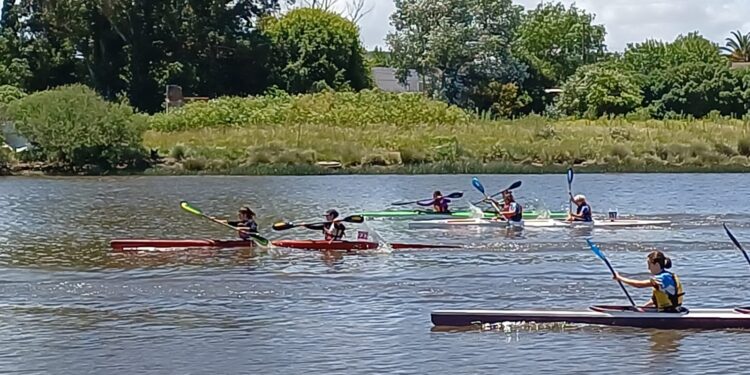Necochea fue sede de la tercera fecha del Campeonato Provincial de Kayak