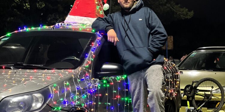 La magia de la Navidad en un auto: Agustín Montalivet y su tributo familiar