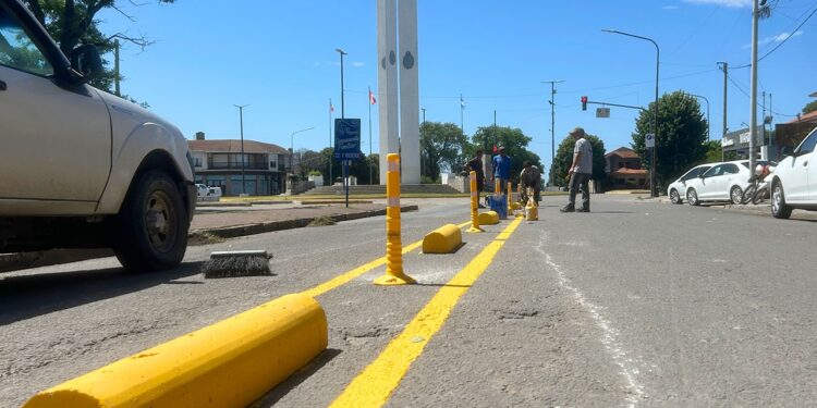 Colocaron una división de carriles en Avenida 59 entre 38 y 40 en la mano hacia el puerto y playa