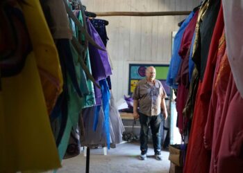 Carros, tronos, disfraces y vestidos: el detrás de escena del Festival Infantil