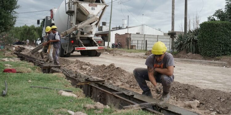 El cordón cuneta avanza por el norte de la ciudad solucionando reclamos vecinales de larga data