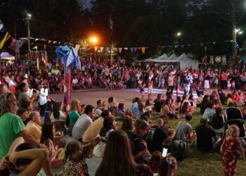 Con un show multicolor enfocado en las emociones, quedó inaugurado el 64° Festival Infantil