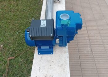 La Delegación de Claraz instala dos nuevas bombas para garantizar riego y agua potable