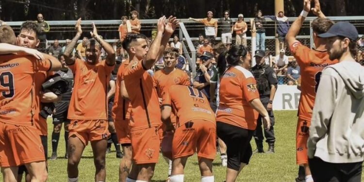 Villa Díaz Vélez, Bicampeón del fútbol local