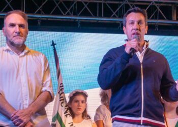 Rojas acompañó la apertura de la Feria de Colectividades