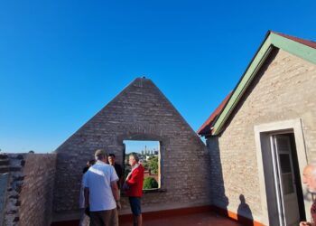 La Comisión de Patrimonio retomó sus actividades con una visita a la casona “Villa Maris”