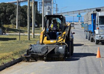 Mantenimiento de arterias de ingreso a Puerto Quequén