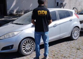 Allanamientos: aprehensiones, secuestro de drogas, armas, dinero y un vehículo