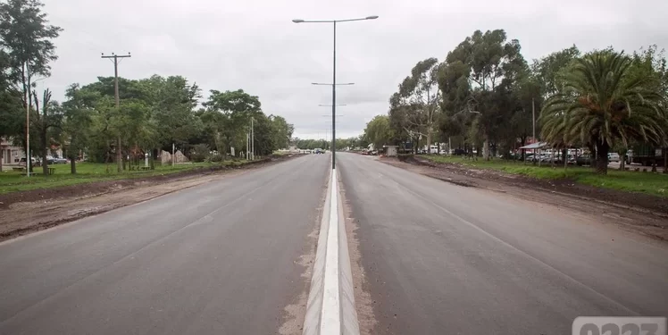 Manejaba por la ruta 88 y un piedrazo le estalló el parabrisas: paró y descubrió que su mujer estaba muerta