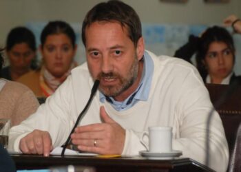 “En todo el frente político vemos a Axel (Kicillof) como un líder de oposición claro y conciso”