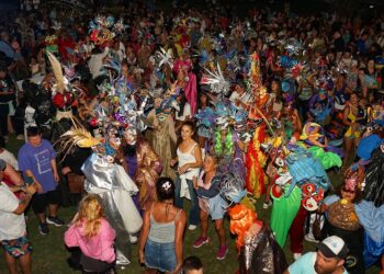 El Carnaval de Máscaras impregnó de ritmo y alegría a toda la Villa Balnearia