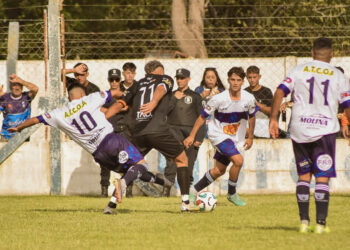 Sigue el fútbol: Díaz Vélez- Sportivo SC, el destacado del sábado