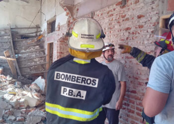 Se derrumbó parte de una vivienda en calle 49: una familia perdió todo