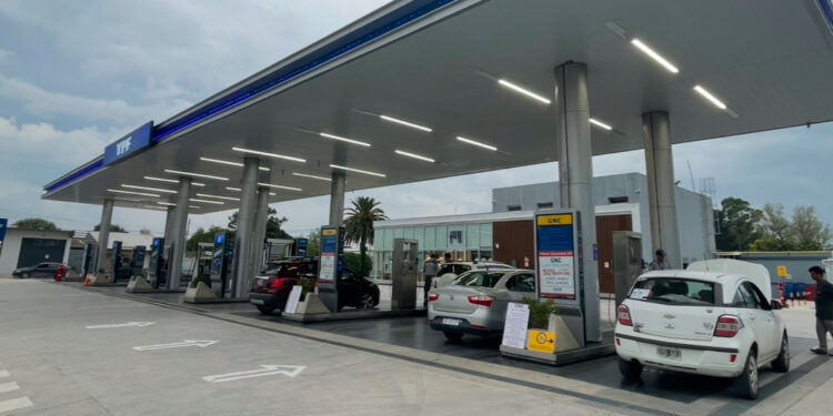Quedó habilitado en la YPF Quequén, el servicio de GNC
