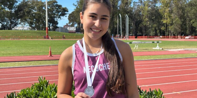 Rosario Coronel se consagró en salto triple y la Escuela Municipal tiene nueva campeona Provincial