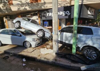 Inundación trágica. El día después de la catástrofe: Bahía volvió a amanecer destrozada