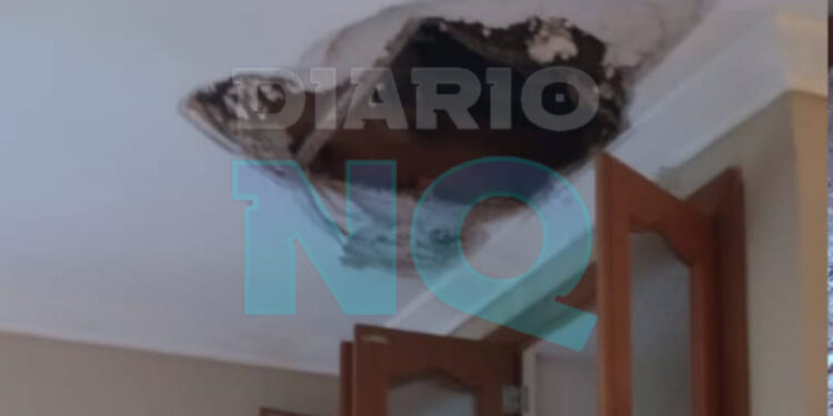 Hicieron un boquete y robaron. Otra vez la misma banda?