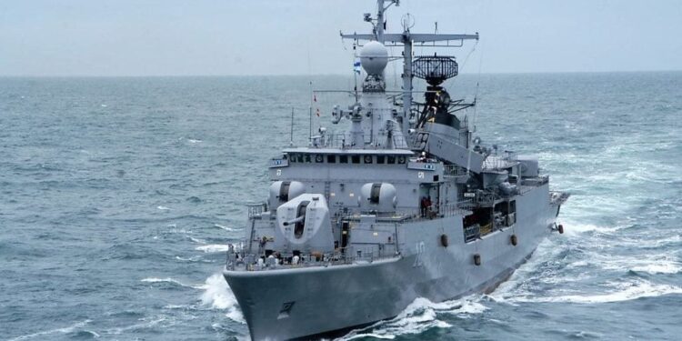 El Destructor A. R. A. “Almirante Brown”, se suma a las actividades del Día del Veterano y de los Caídos en Malvinas.