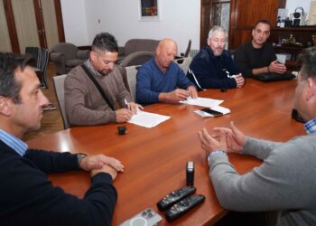 El Intendente Arturo Rojas y los gremios firmaron el acta acuerdo por la paritaria