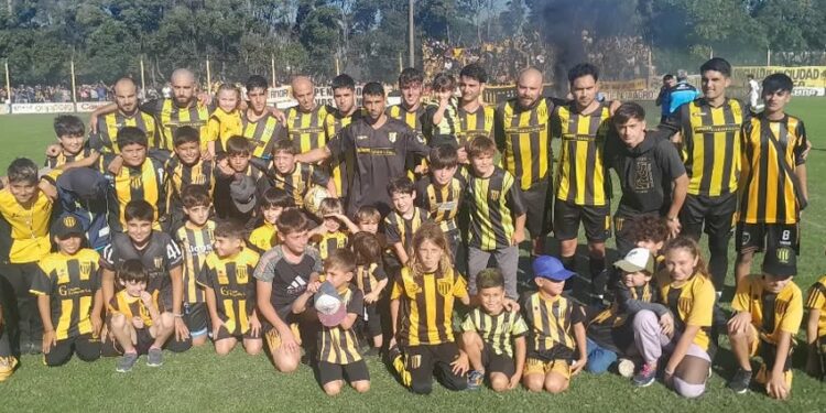 Del Valle derrotó a Villa Díaz Vélez y Estación cayó ante Nicanor Olivera. El clásico quedó para Newbery.