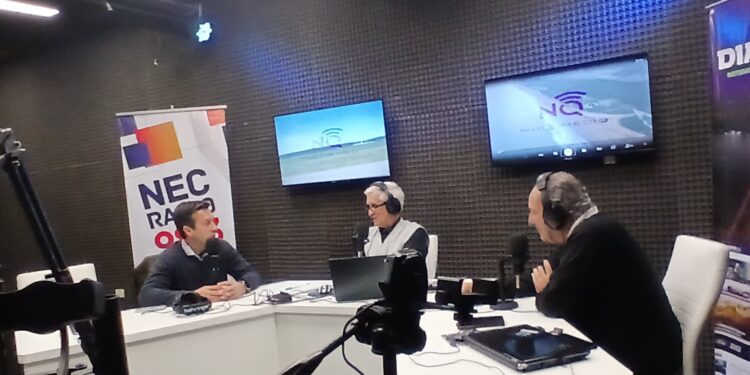 El Intendente Municipal, Arturo Rojas, pasó por NECradio 98.3 . Desde su juventud hasta ser el jefe comunal
