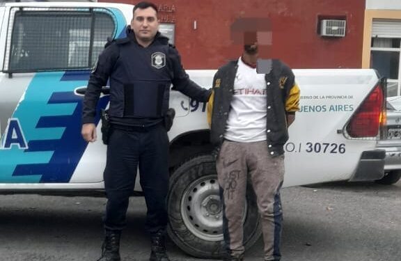 Aprehenden a un hombre que intentó robar en dos locales comerciales