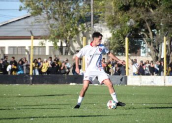 Facundo Franceschetti: El goleador que ilusiona a Independiente en la Liga de Necochea. Por Rubén Curries – Zoom Deportivo