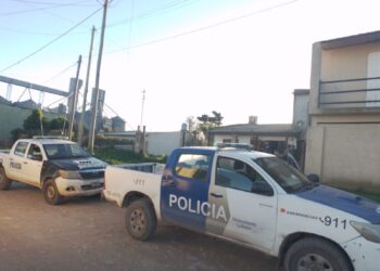Desmantelan un desarmadero clandestino de motos y secuestran casi 7 kilos de droga en un allanamiento en Quequén