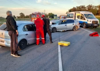  Violento accidente en ruta 88 entre Miramar y Mechongué. Falleció una persona y hay varios heridos .