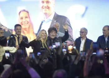 “Se pintó de violeta el bastión amarillo y ahora tenemos que pintar el país”, festejó Milei