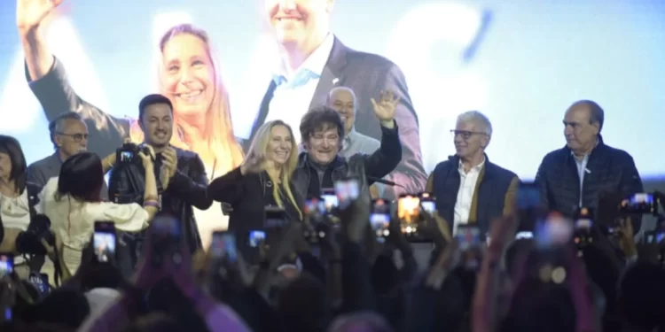 “Se pintó de violeta el bastión amarillo y ahora tenemos que pintar el país”, festejó Milei