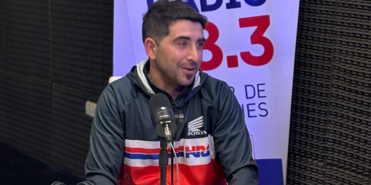 Titu Aiello se prepara para competir en el circuito de Lobería. Por Rubén Curries