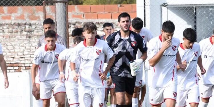 Firme bajo los tres palos y con los pies en la tierra. Por Rubén Curries