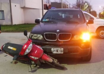 Motociclista Hospitalizado tras Colisionar con un BMW en Necochea.