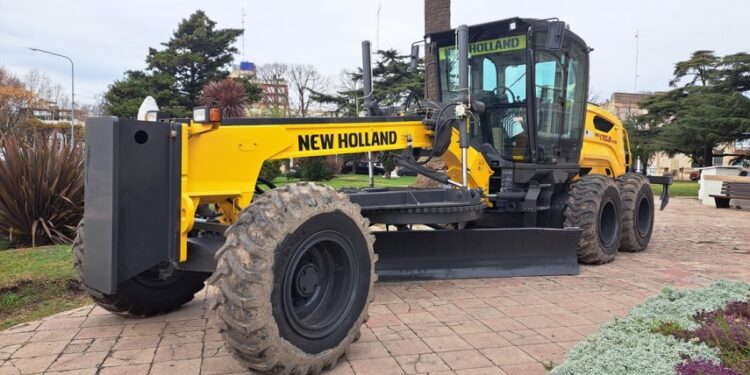 Lobería incorporó nueva maquinaria vial para obras públicas.