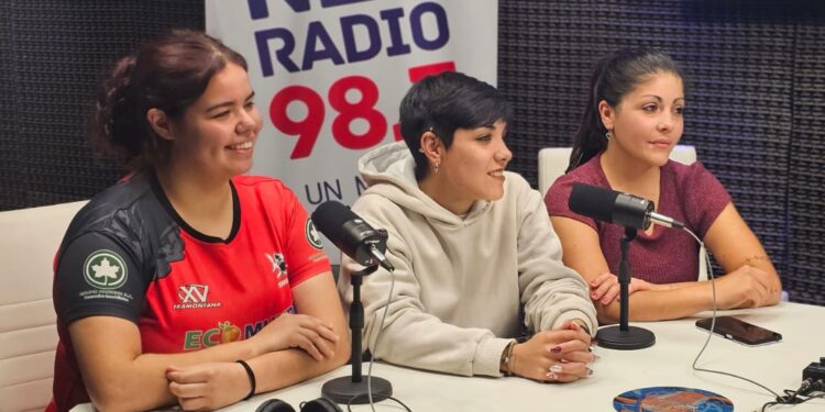 Victoria y May, jugadoras de Tiburones Rugby: Convocatoria a chicas que quieran sumarse!